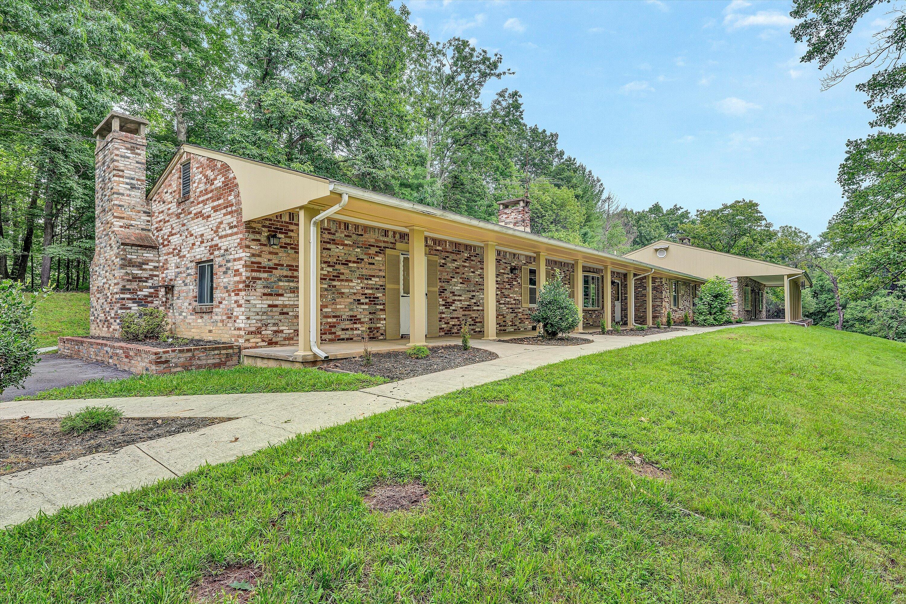 5885 Bent Mountain Rd — photo