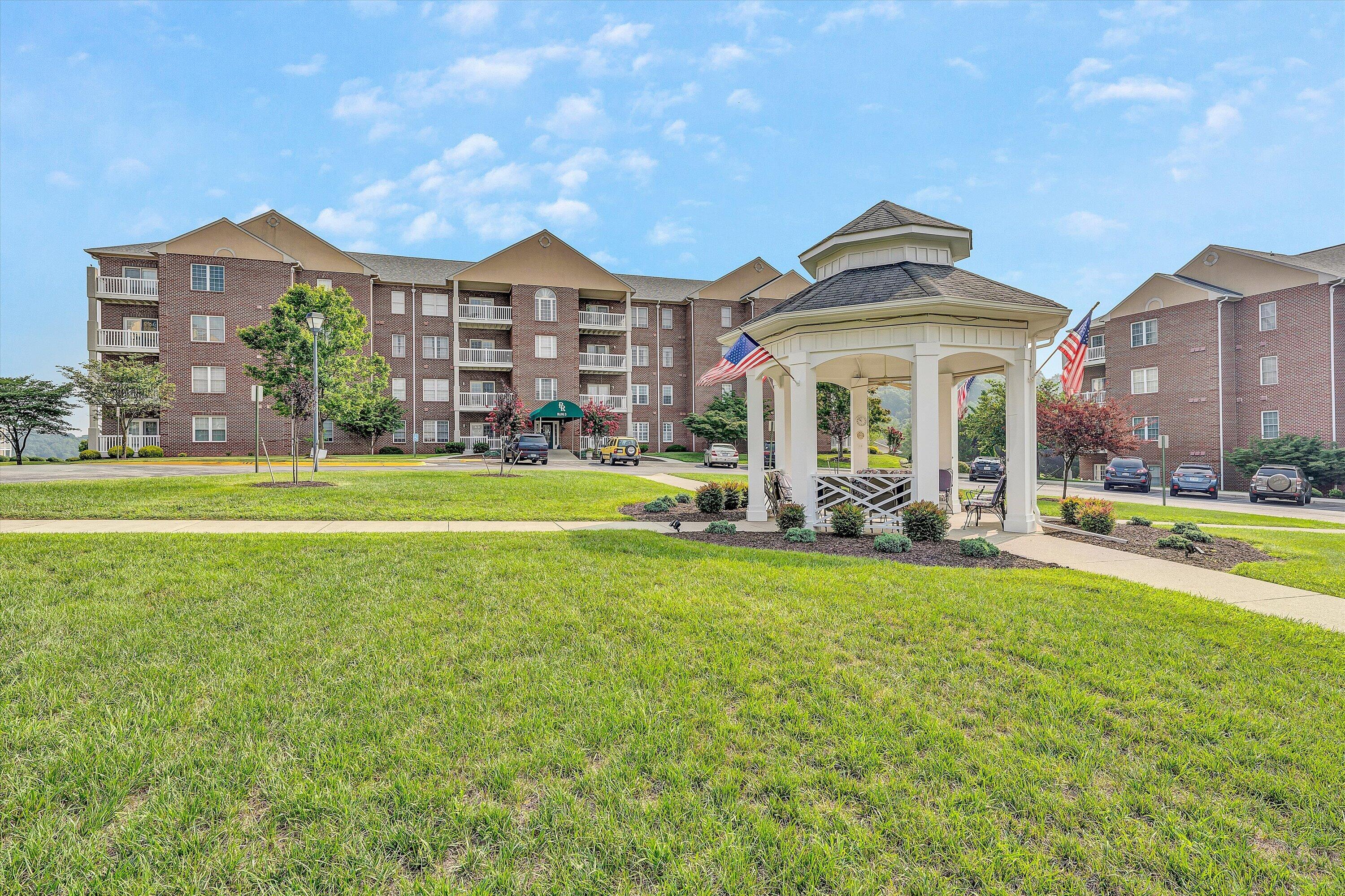 4444 Pheasant Ridge RD APT 407, Roanoke, VA 24014 — photo 3