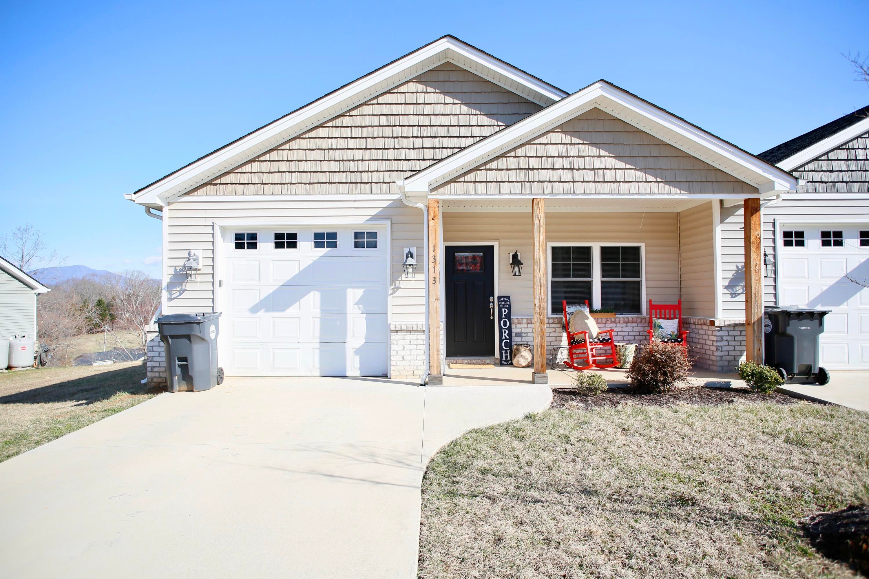 1313 Emerald View Ct — photo