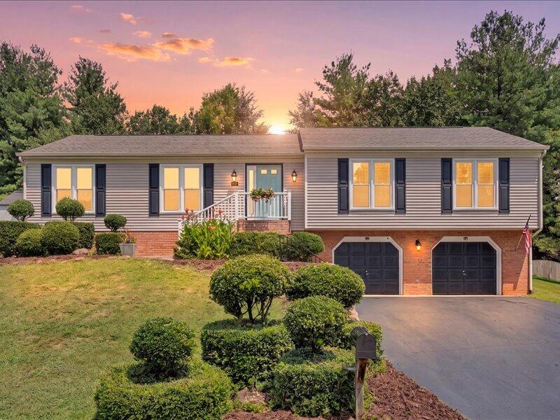 6121 Scotford Ct — photo