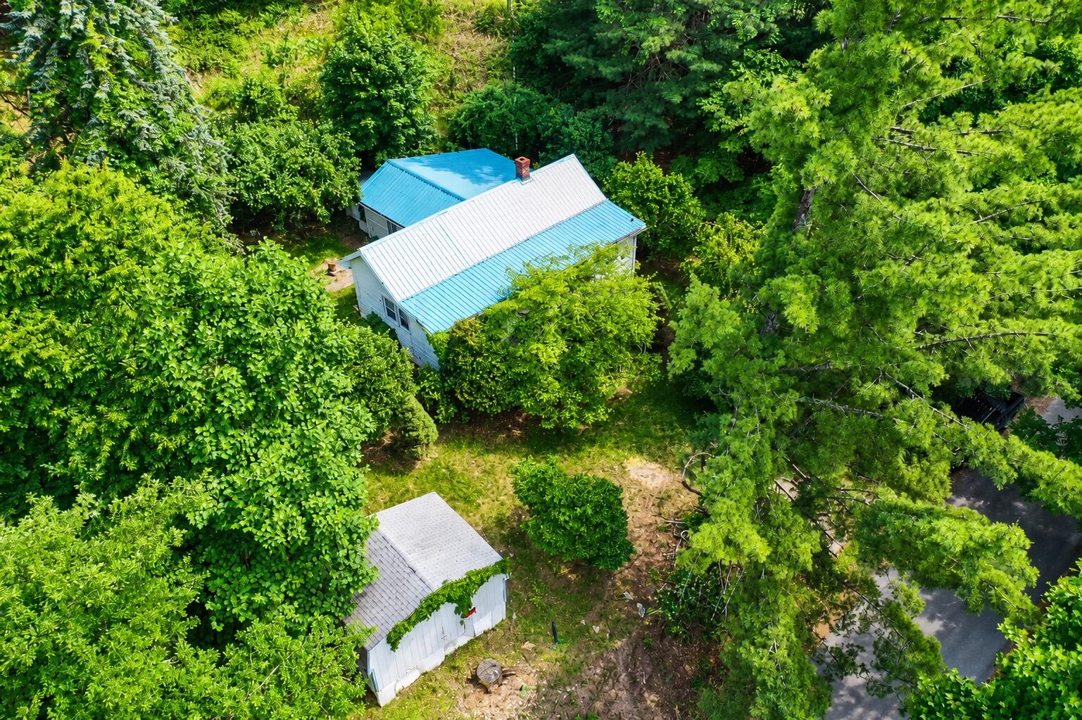 644 Ashwood Dr — photo