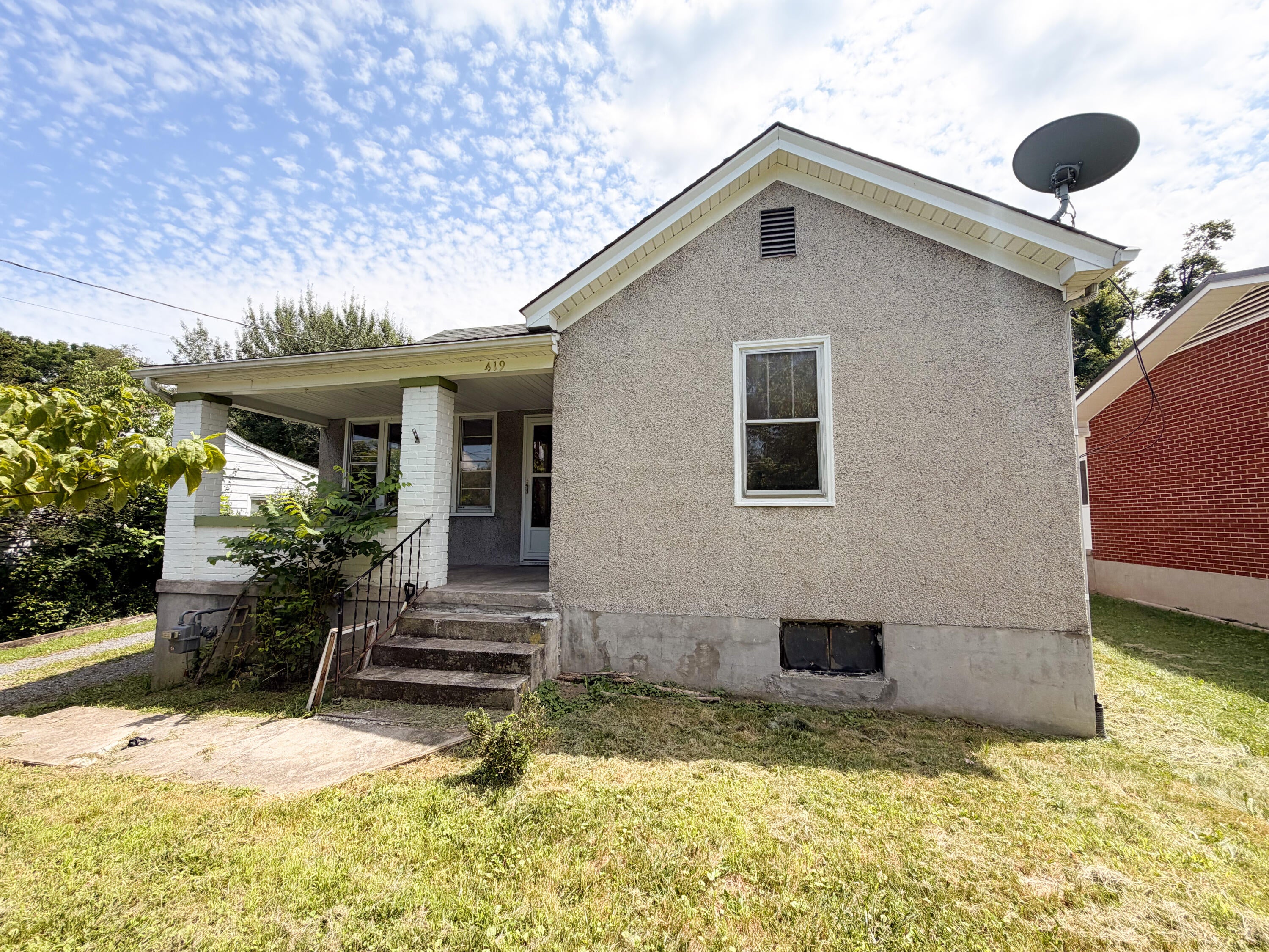 419 W Indian Valley Rd — photo