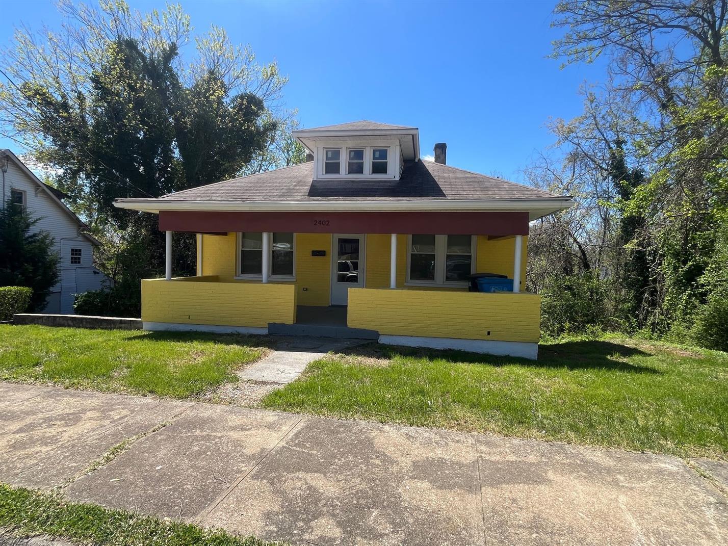 2402 Clifton St NW — photo