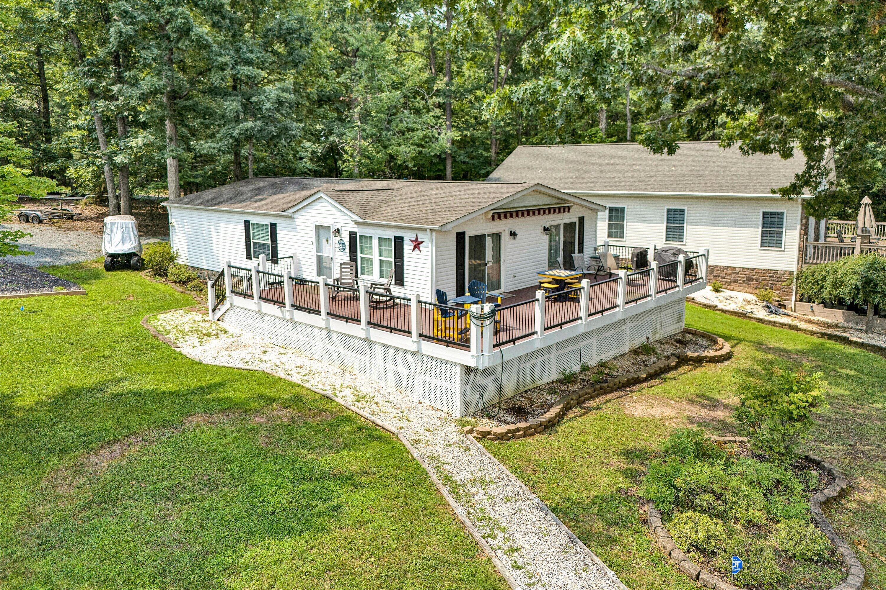 323 Mill Lake Rd — photo