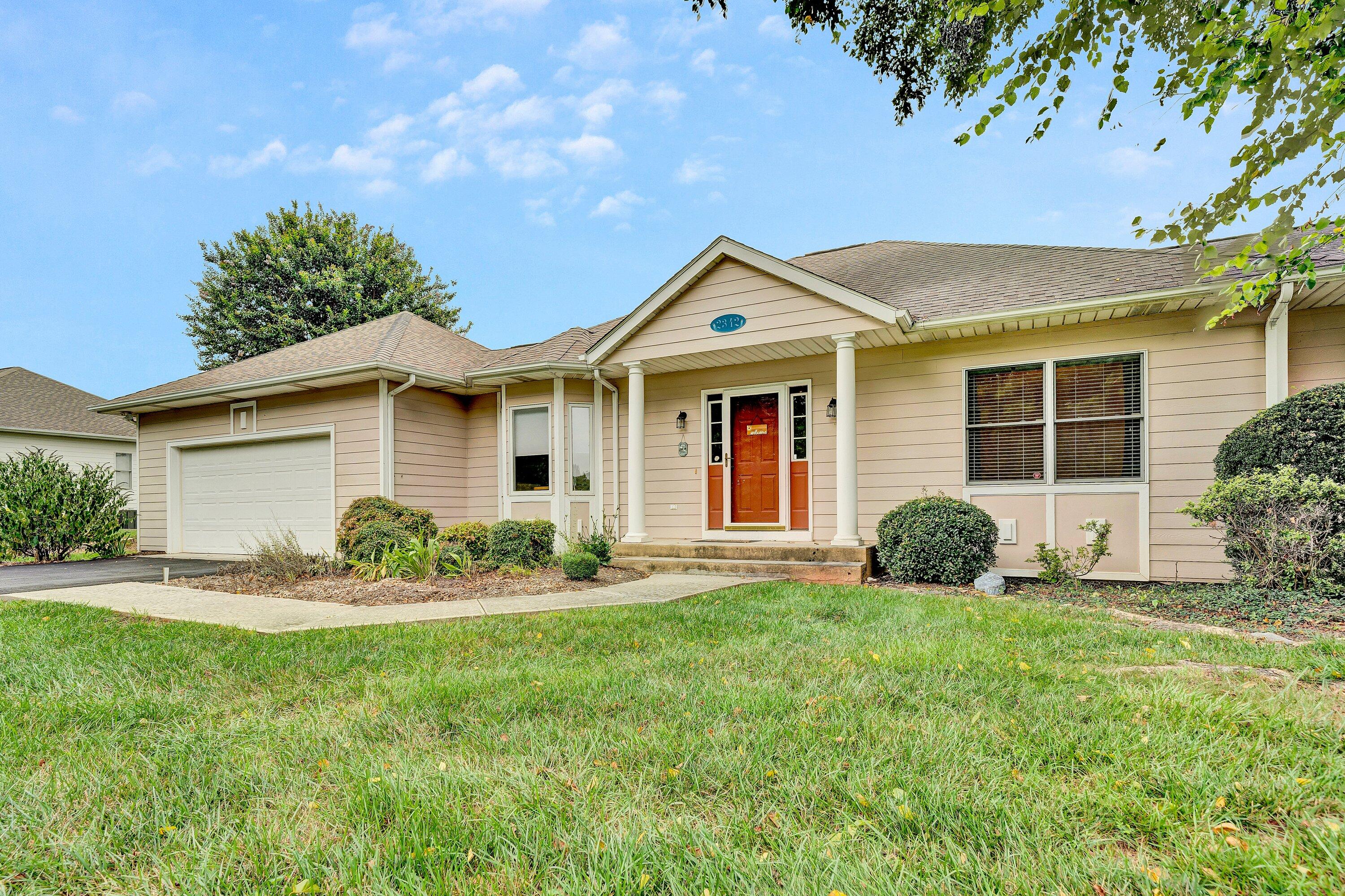 2342 Lake Retreat Rd — photo