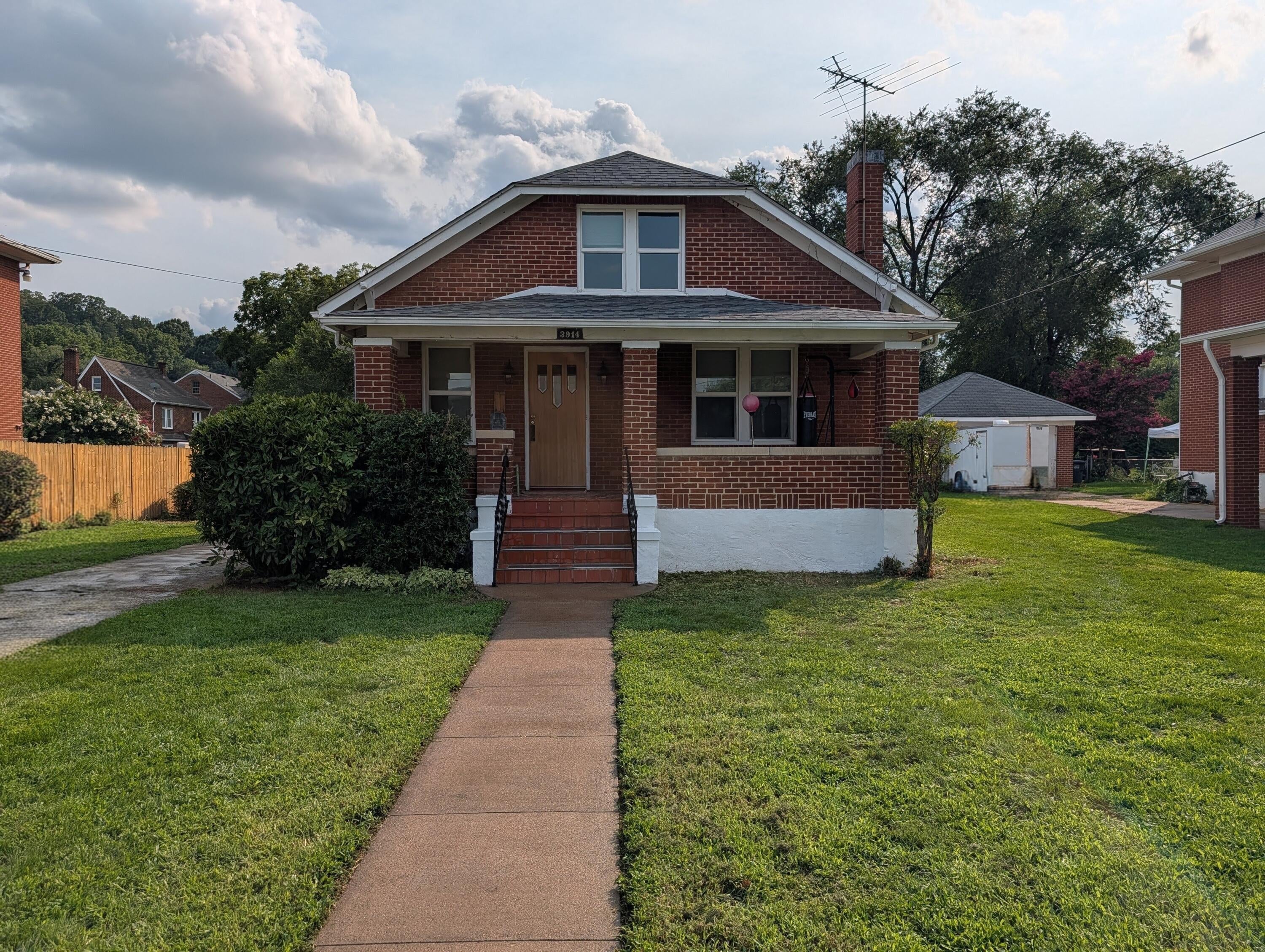 3914 Richland Ave NW — photo