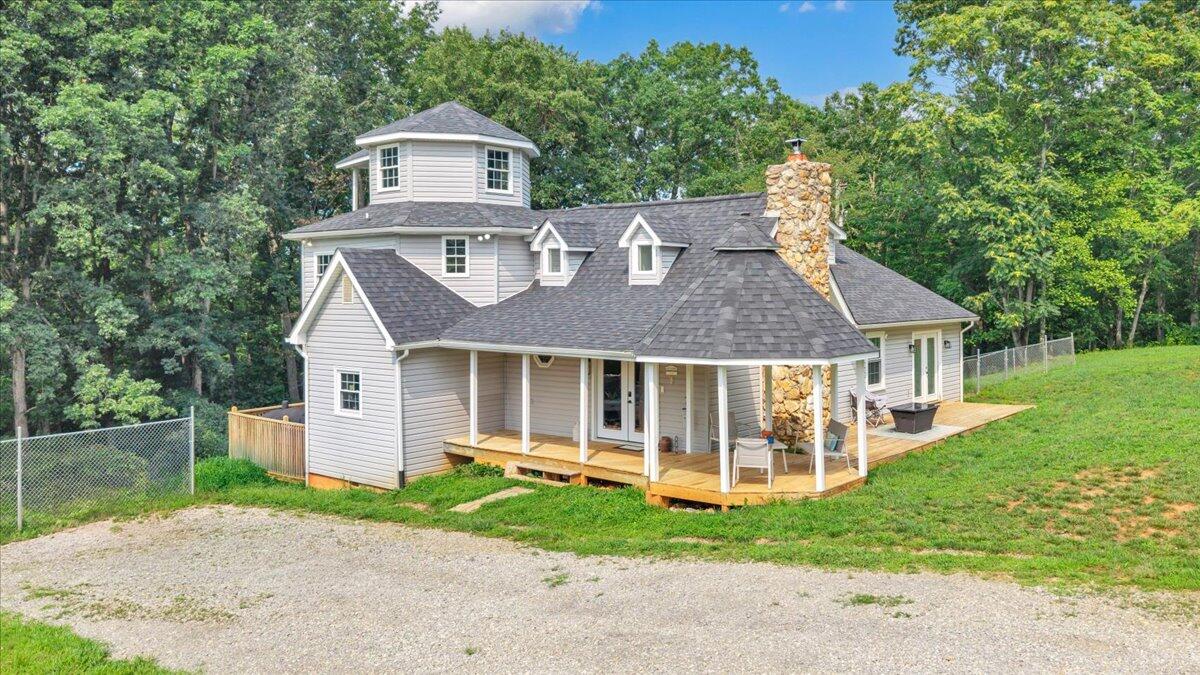 2154 Diamond Hill Rd — photo
