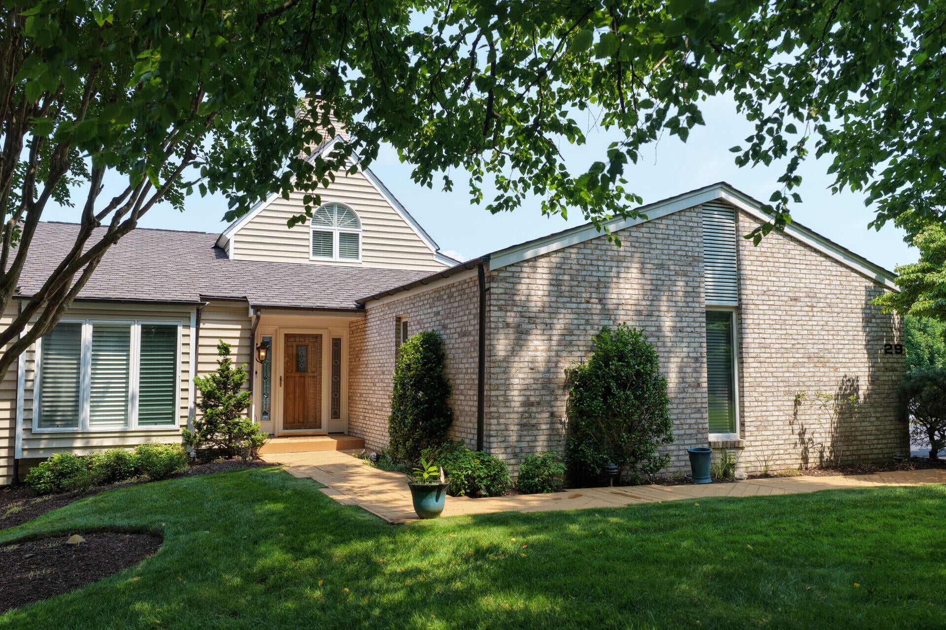 140 Island Green Cir — photo