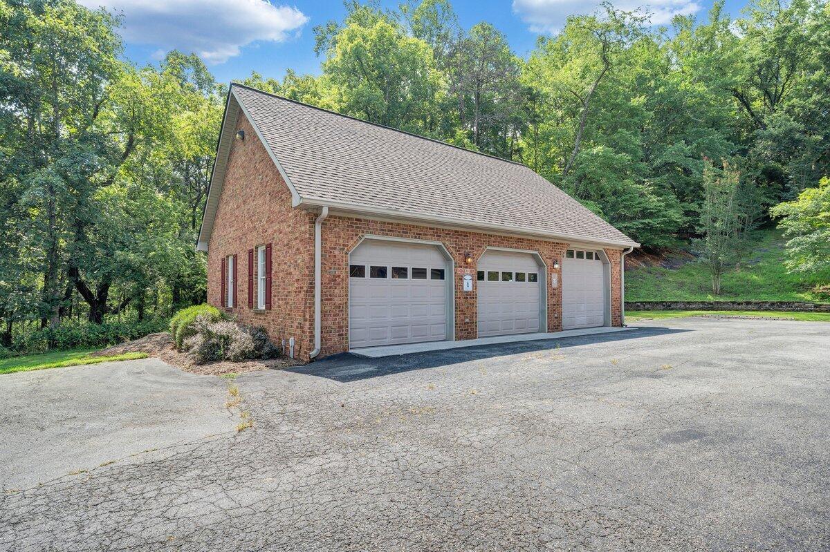 2655 Rutrough RD SE, Roanoke, VA 24014 — photo 3