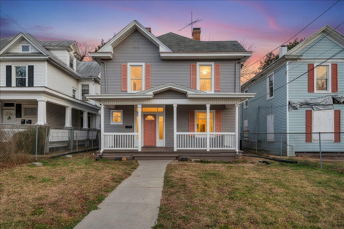 909 Highland Ave SE — photo