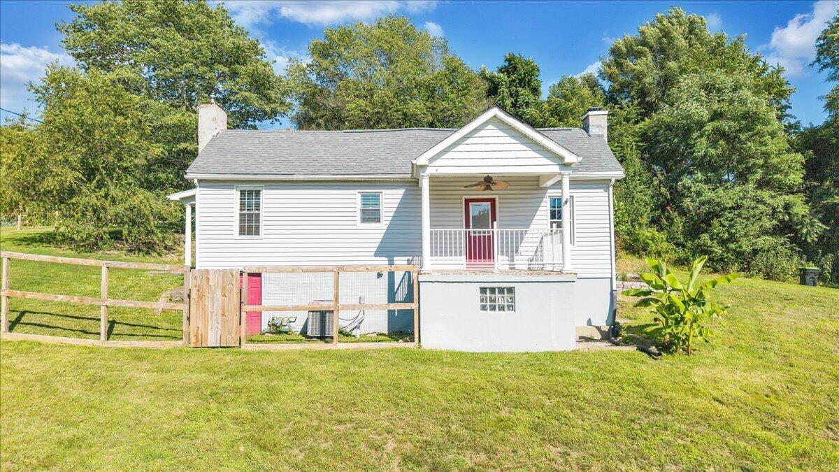 2812 Webster RD, Blue Ridge, VA 24064