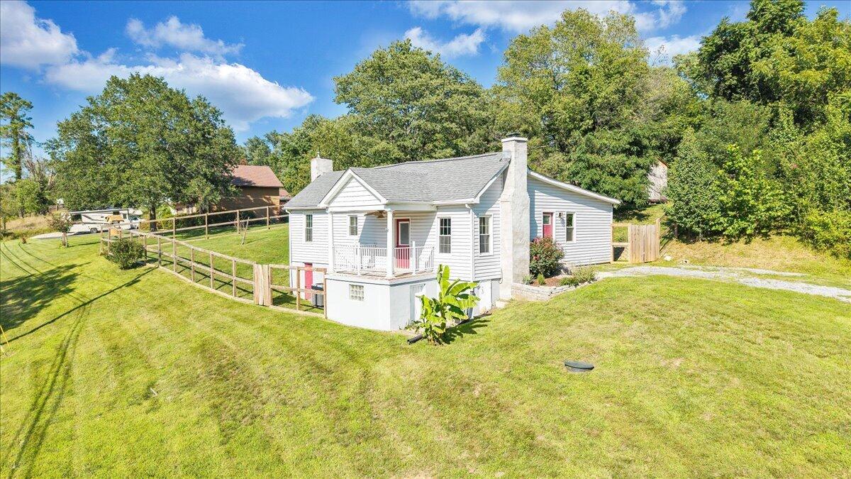 2812 Webster RD, Blue Ridge, VA 24064 — photo 2