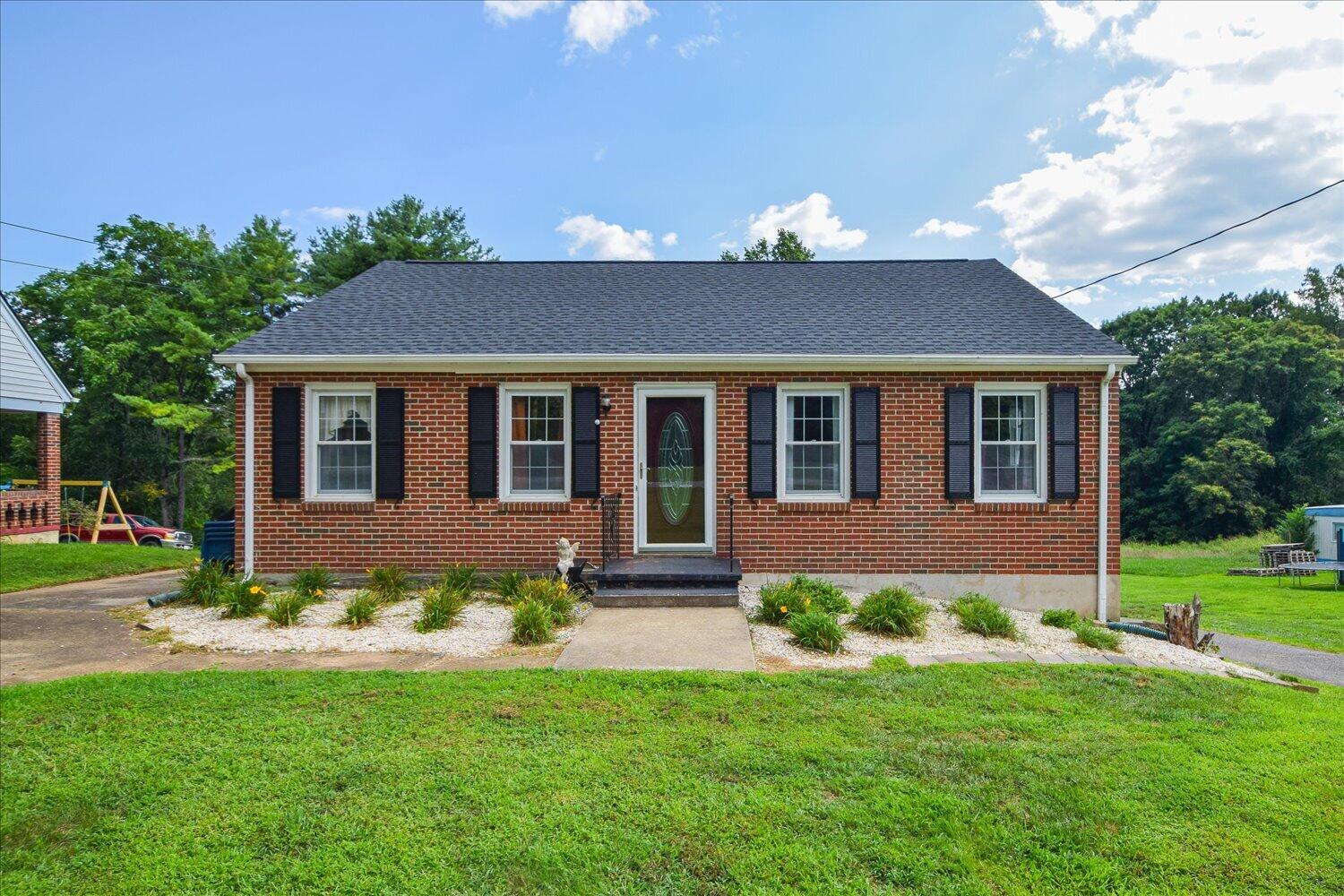 5129 Boonsboro Rd — photo