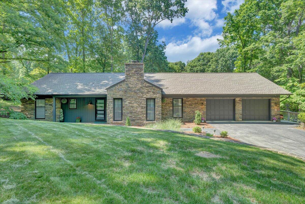 5027 Hunting Hills Dr — photo