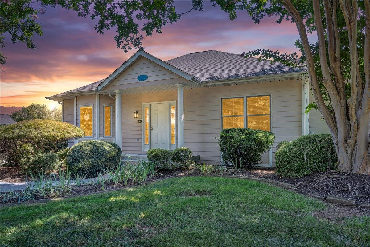 2326 Lake Retreat Rd — photo
