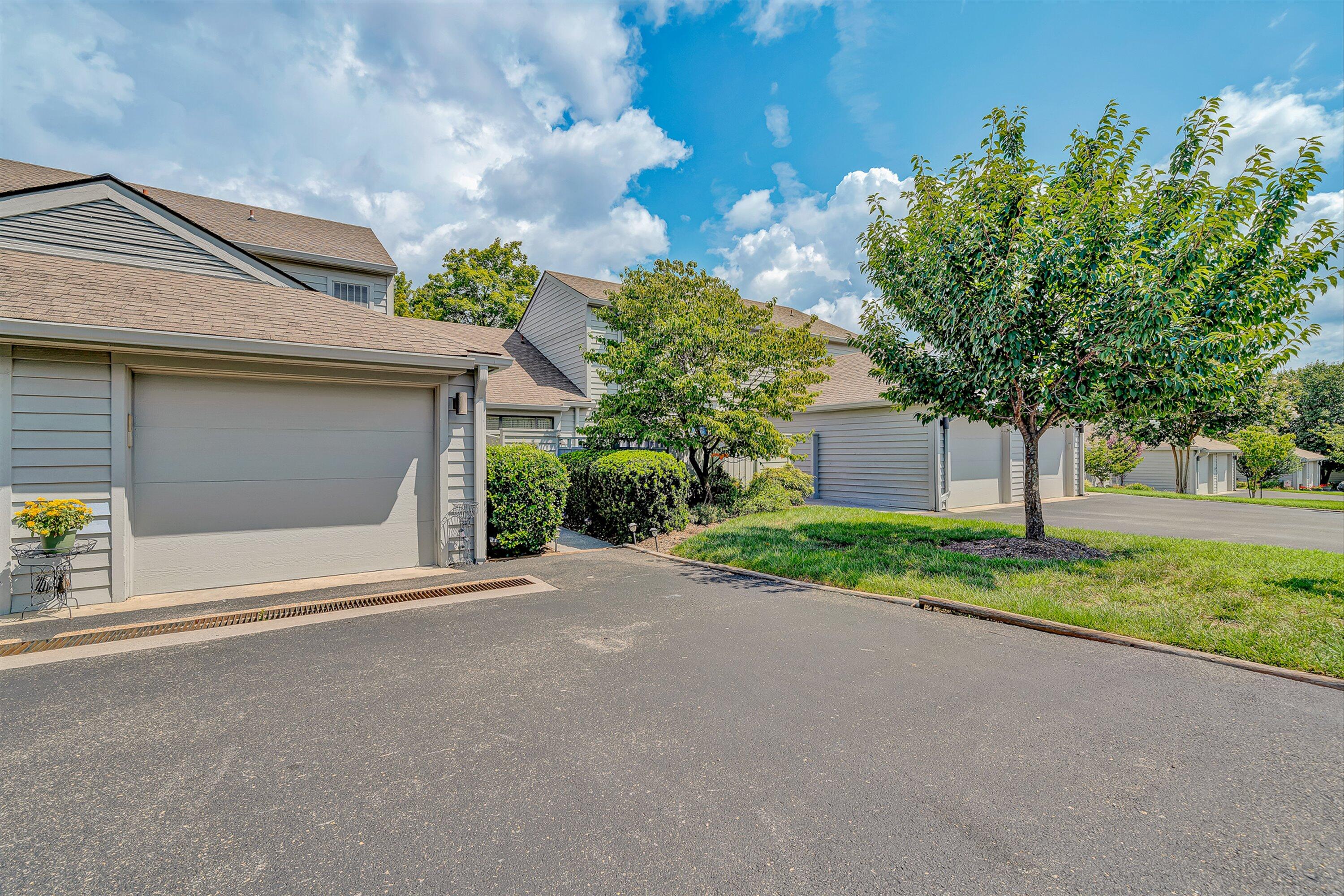 2406 Post Oak Rd — photo