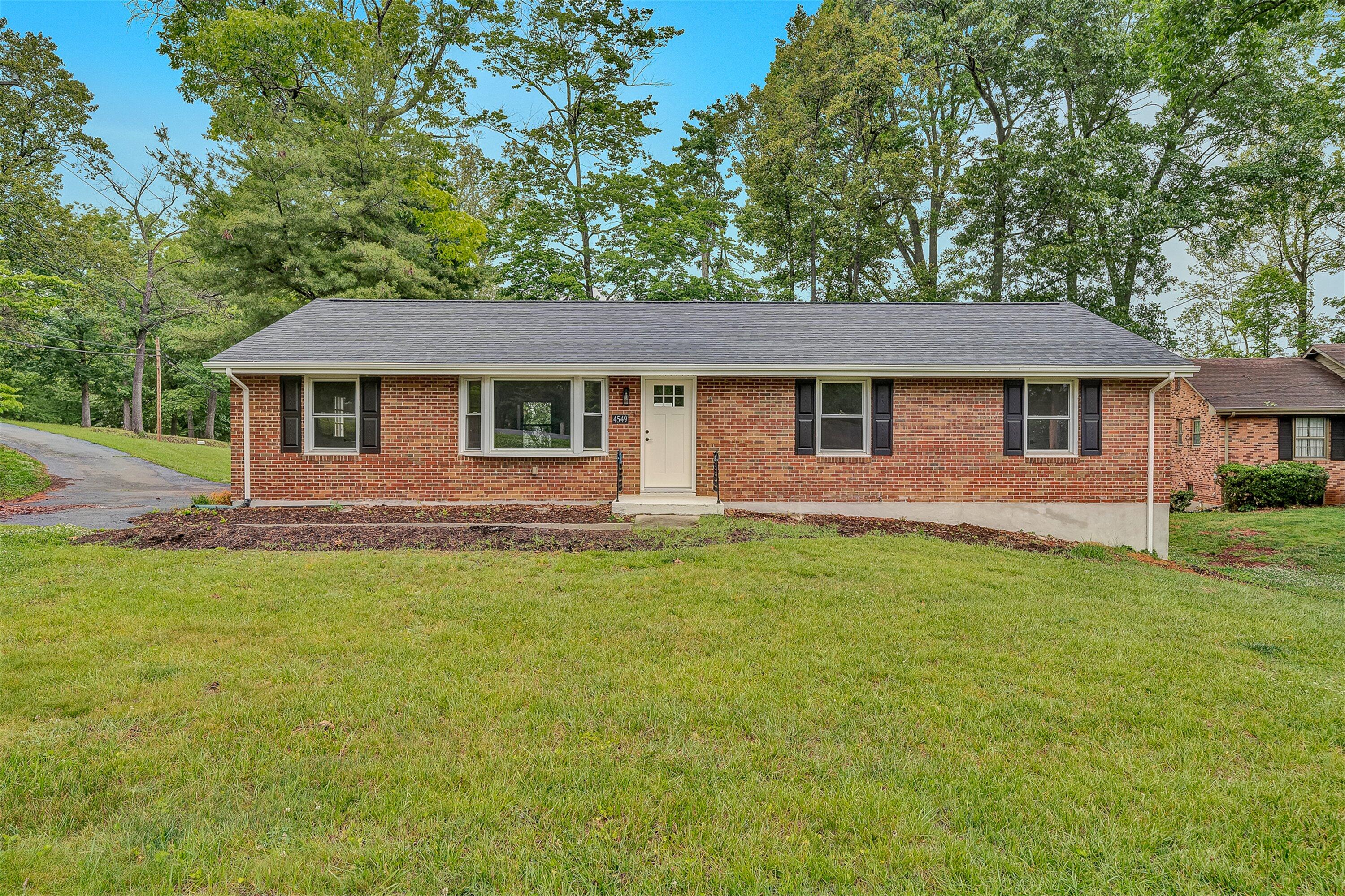 4549 Kirkwood Dr — photo