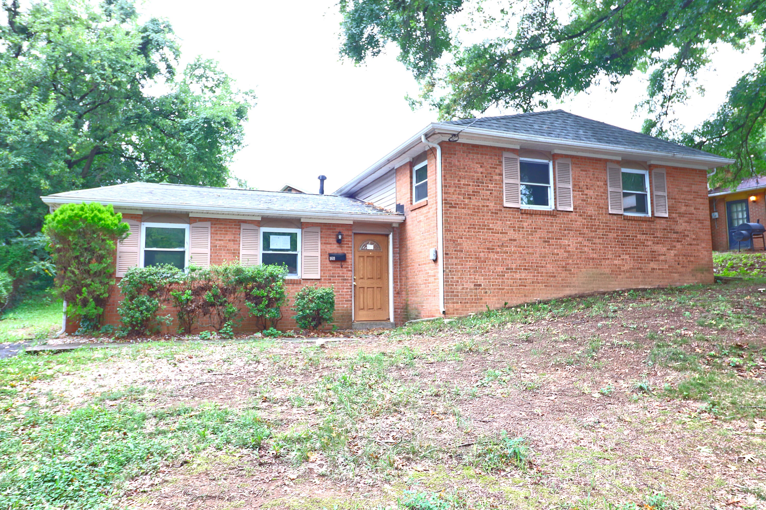 1611 Norris Dr NW — photo