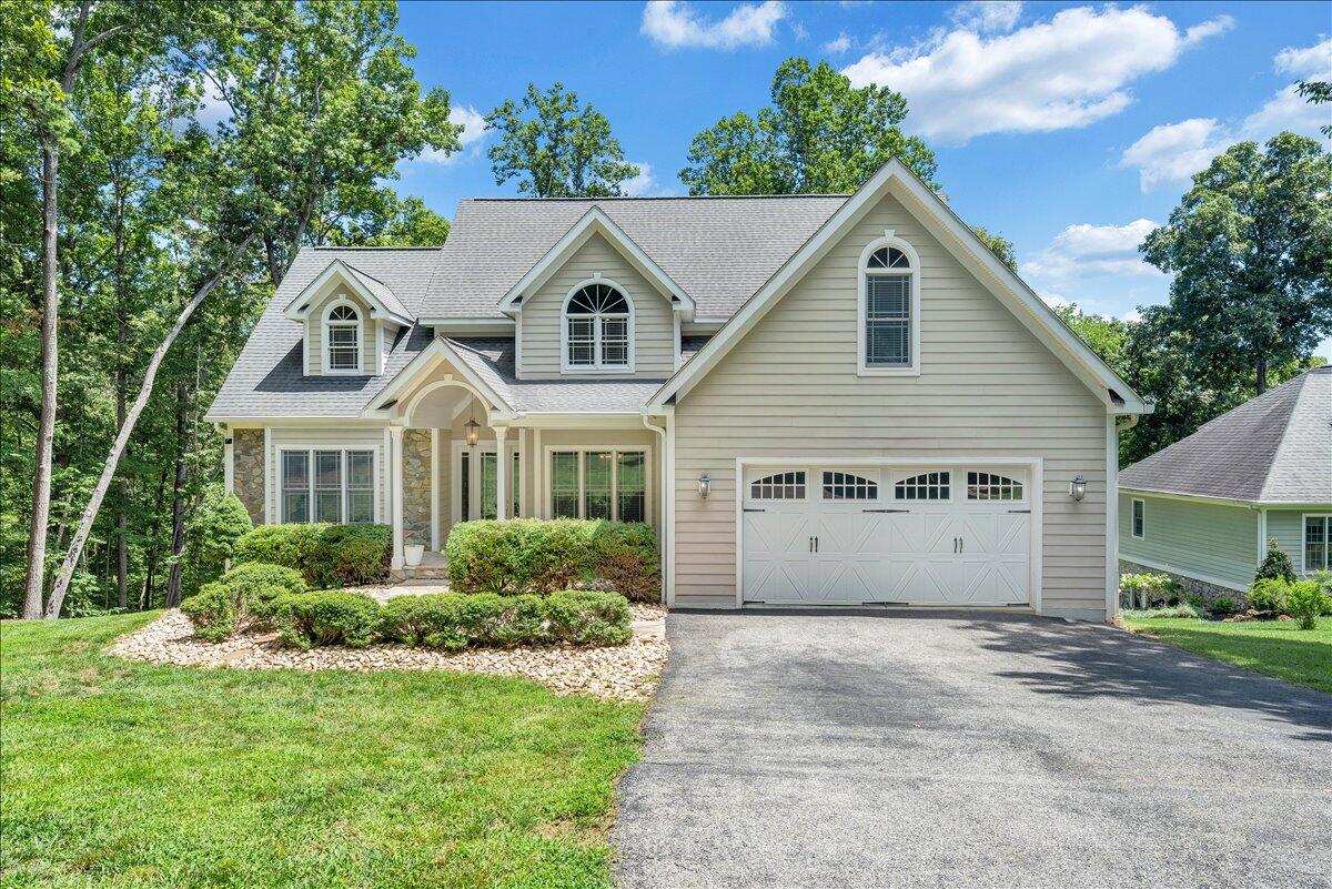 235 Waverly Ln — photo