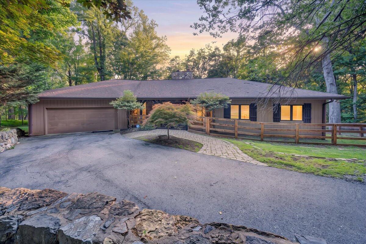 310 Saddleback Trl — photo