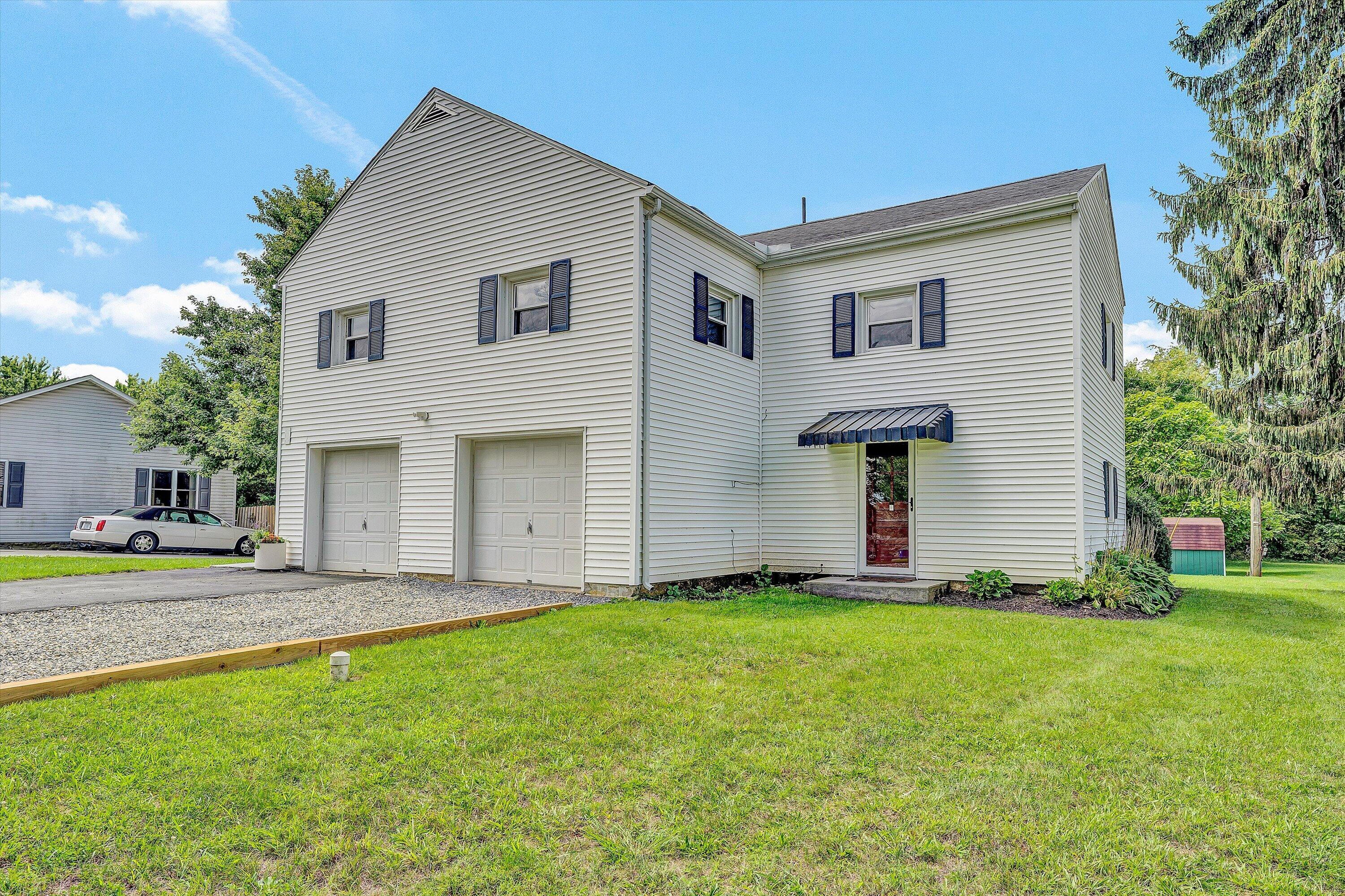 215 S Hill Dr — photo