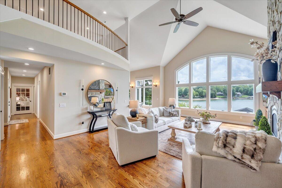 2512 Lakewood Forest Rd — photo