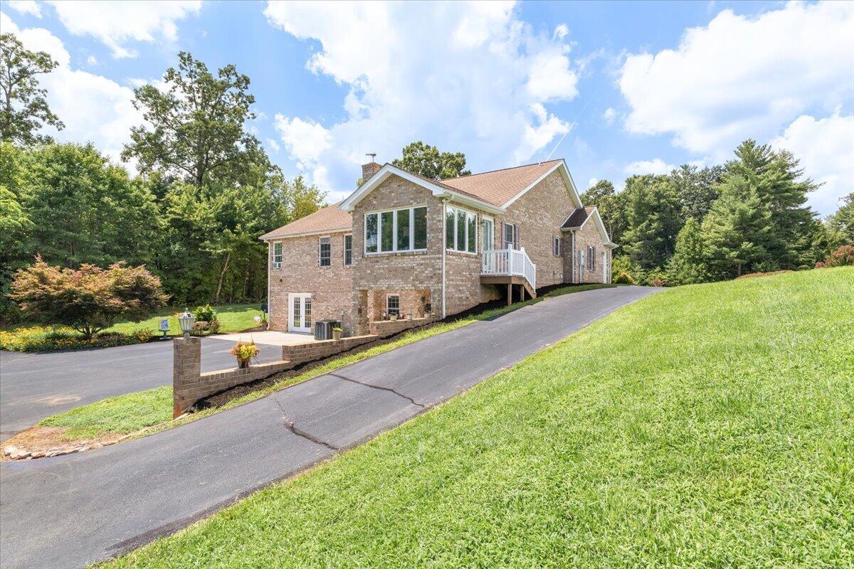 98 Shanleys Loop, Ferrum, VA 24088 — photo 3