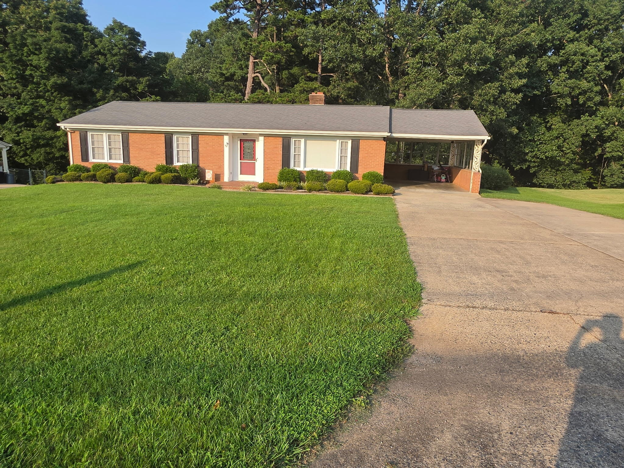 52 Ridge RD, Collinsville, VA 24078