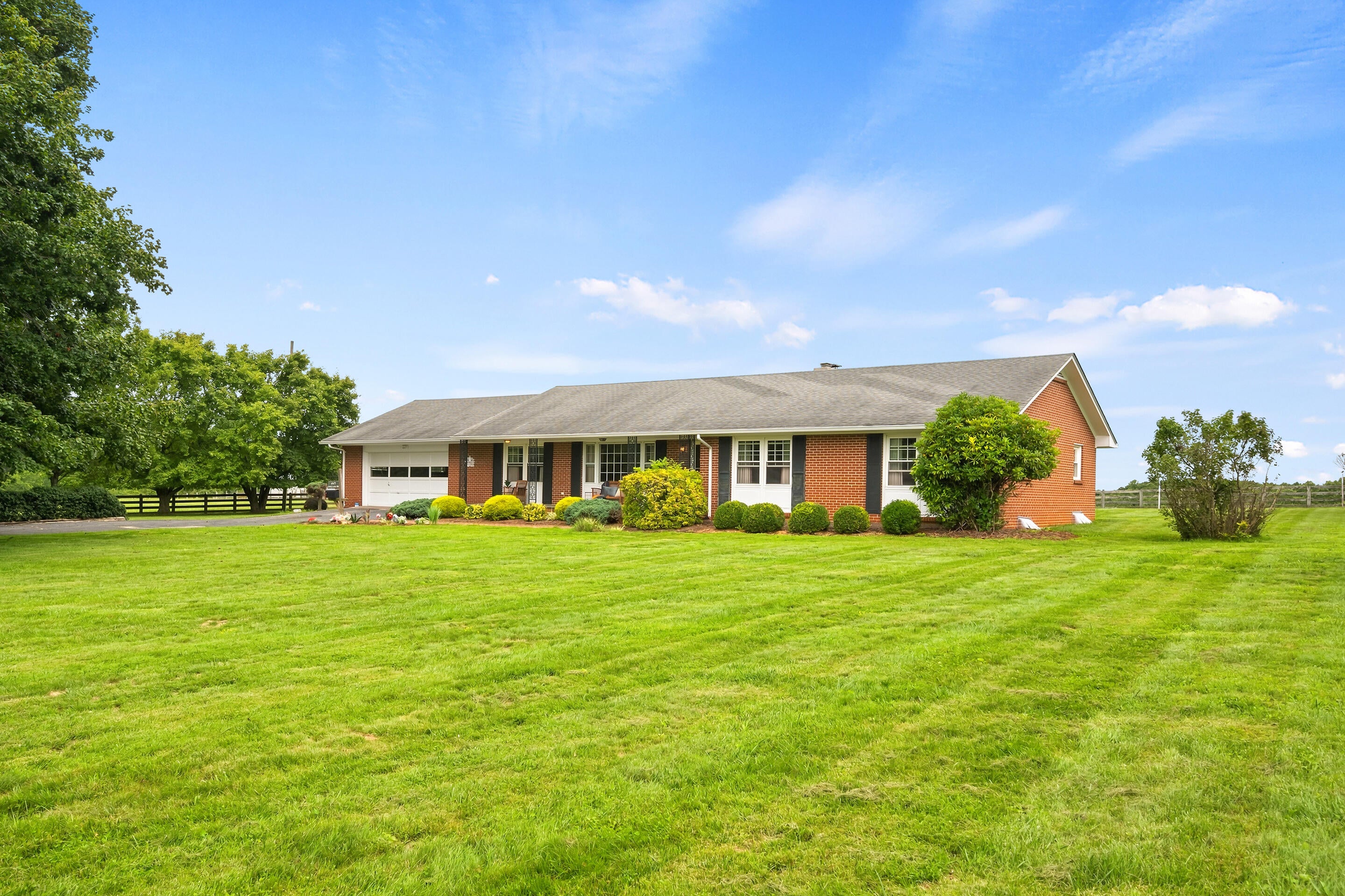 447 Long Level RD SW, Floyd, VA 24091 — photo 3