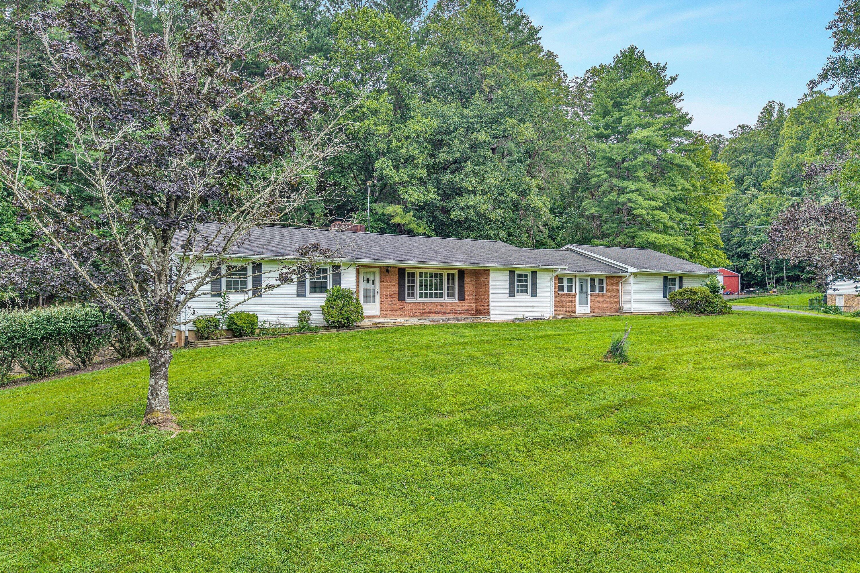 2286 Drewrys Hill Rd — photo