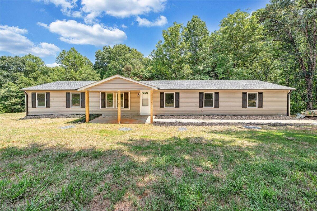 265 Meadow Dr — photo