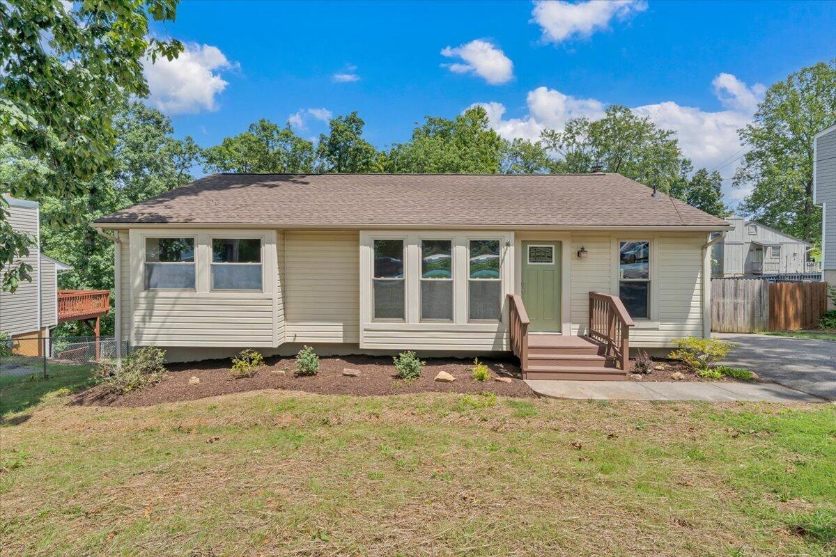 7311 Acorn Trl — photo