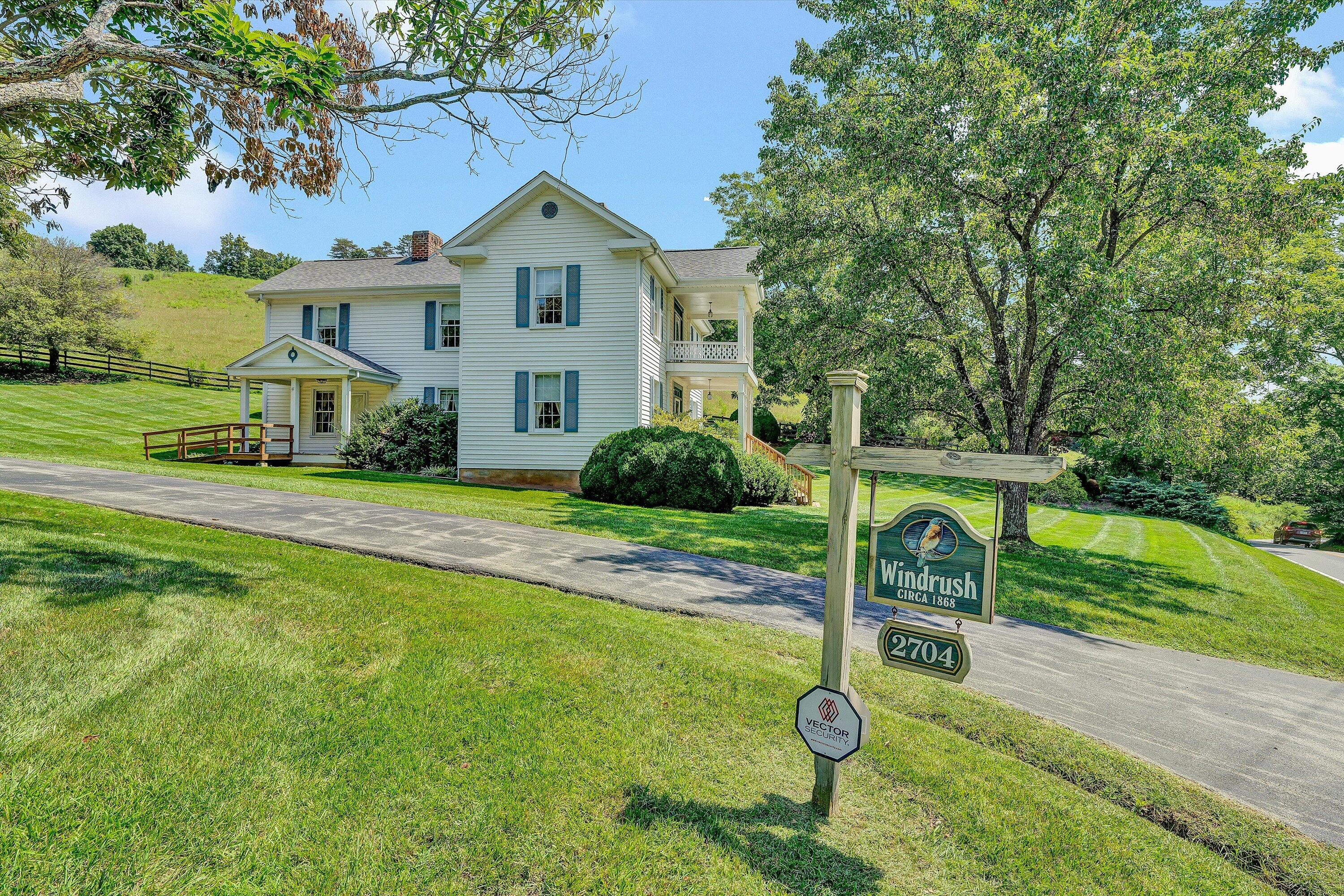 2704 Mountain Pass Rd — photo
