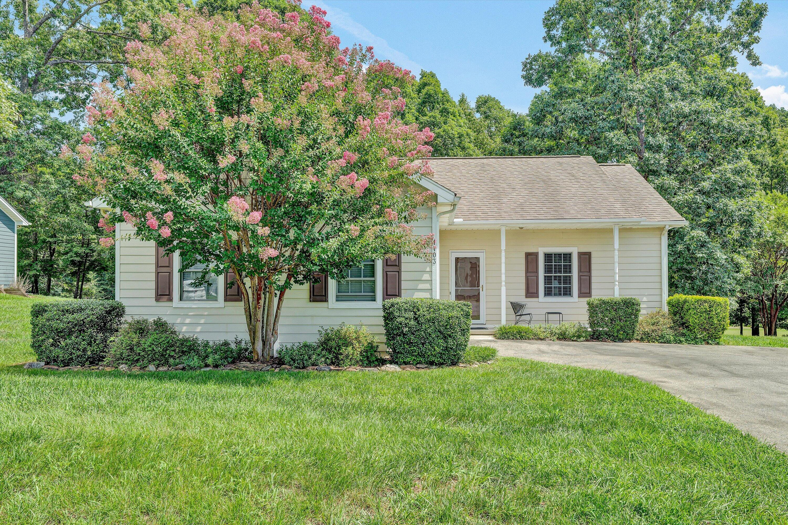 1103 Joffrey Dr — photo