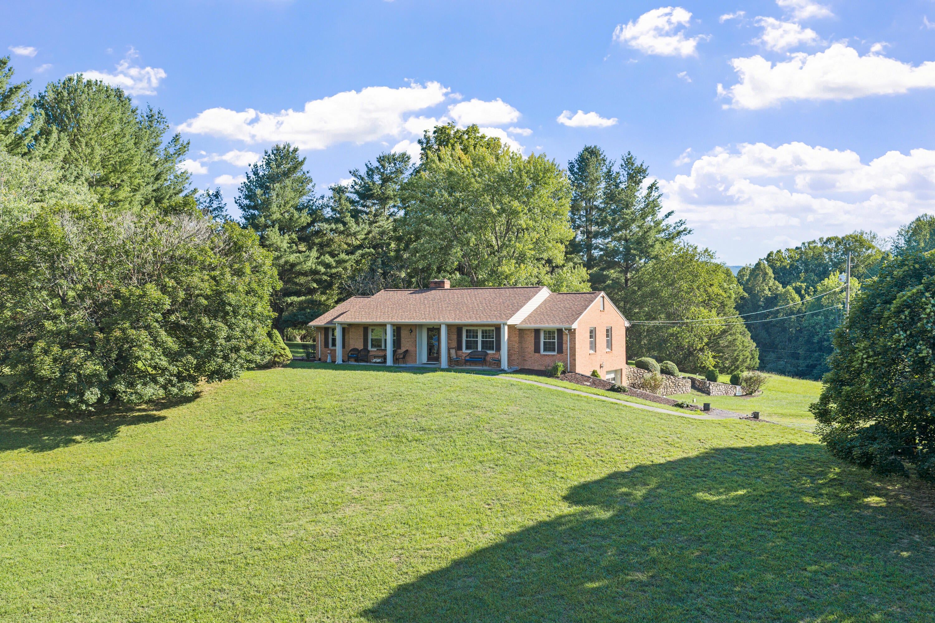 537 Blue Ridge Tpk — photo