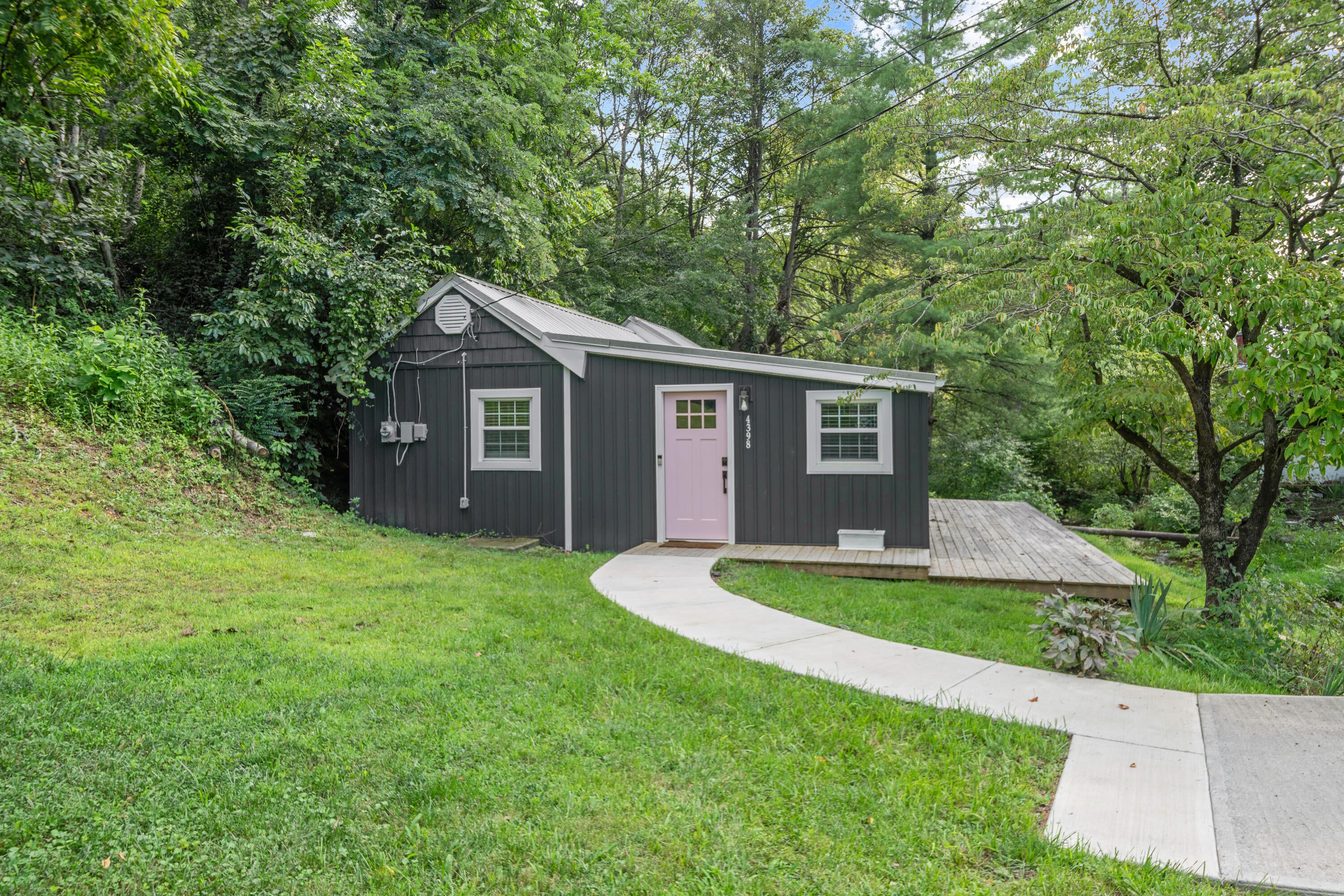 4398 Lee Hwy — photo