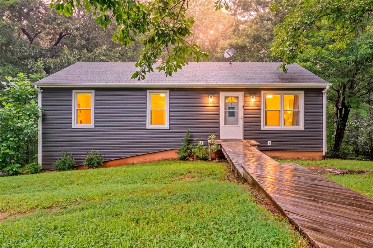 864 Harmony Rd — photo