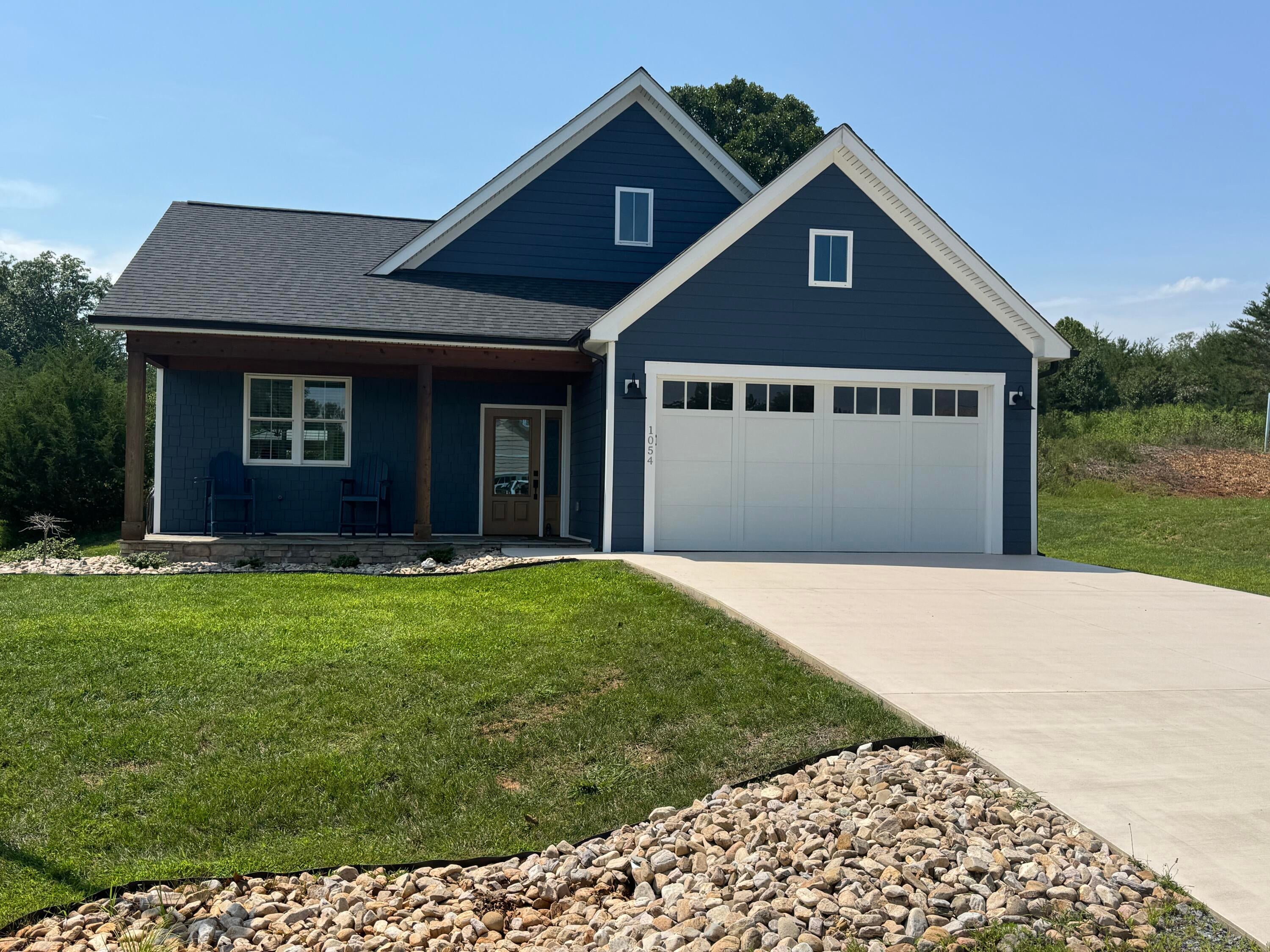 1054 Barrow Hills Dr — photo