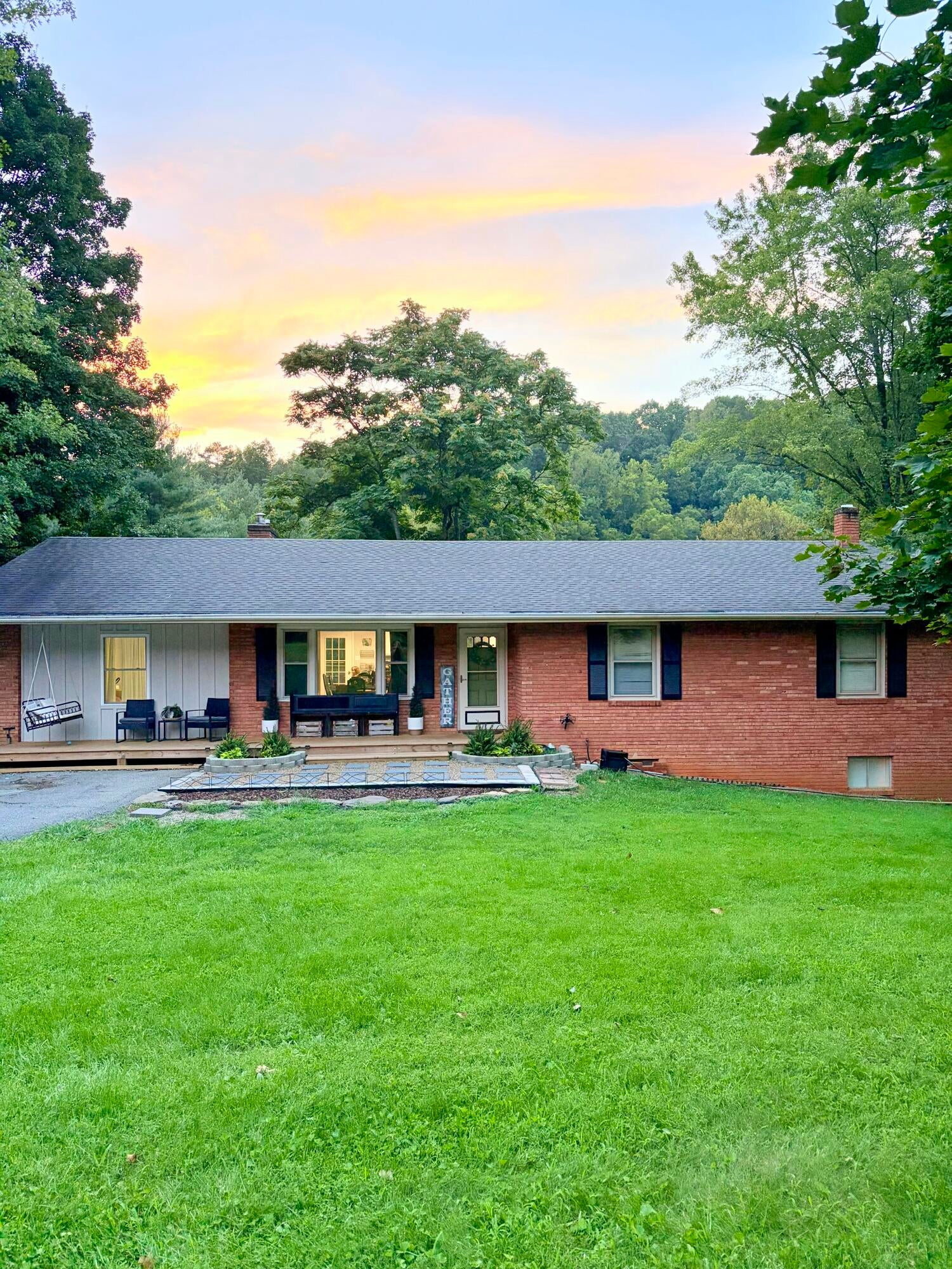 1084 Old Sessler Mill Rd — photo
