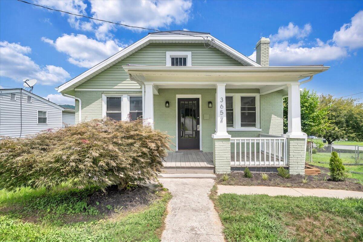 3652 Yellow Mountain Rd SE — photo