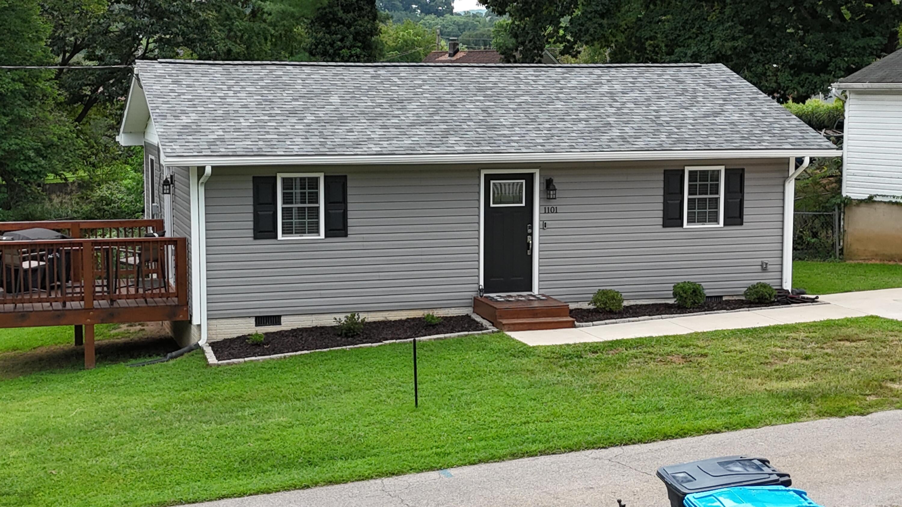 1101 Gearhart Rd SE — photo