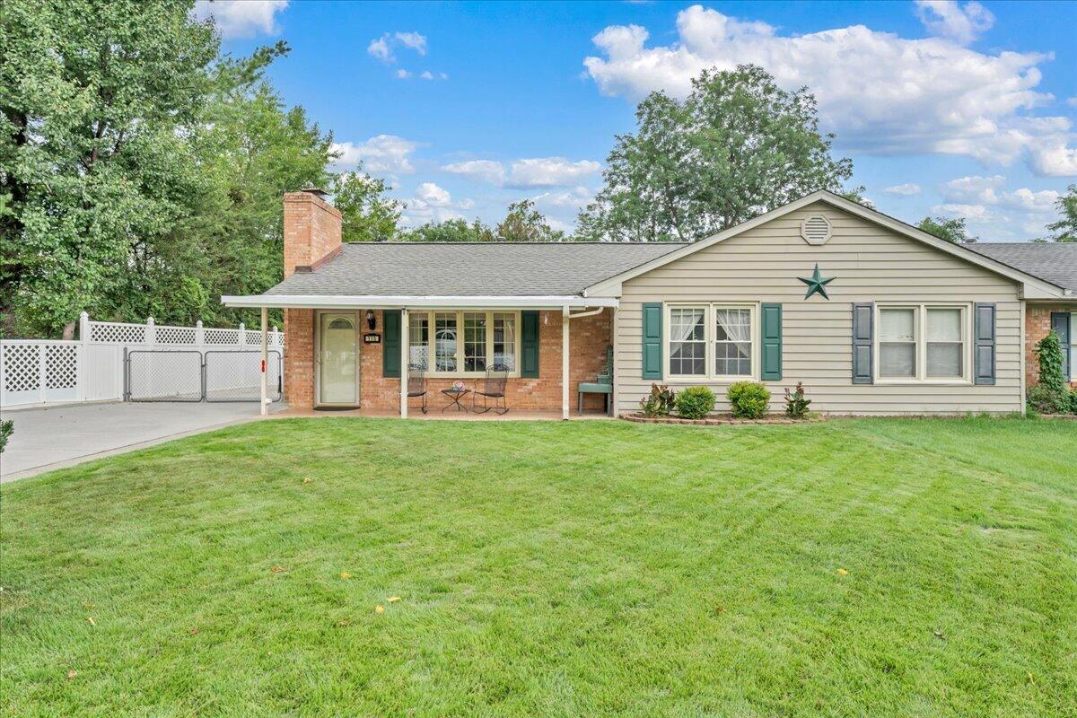 110 Hart Dr — photo