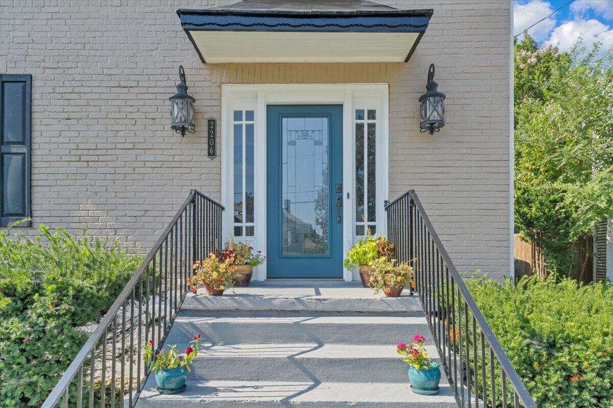 2206 Windsor Ave SW — photo