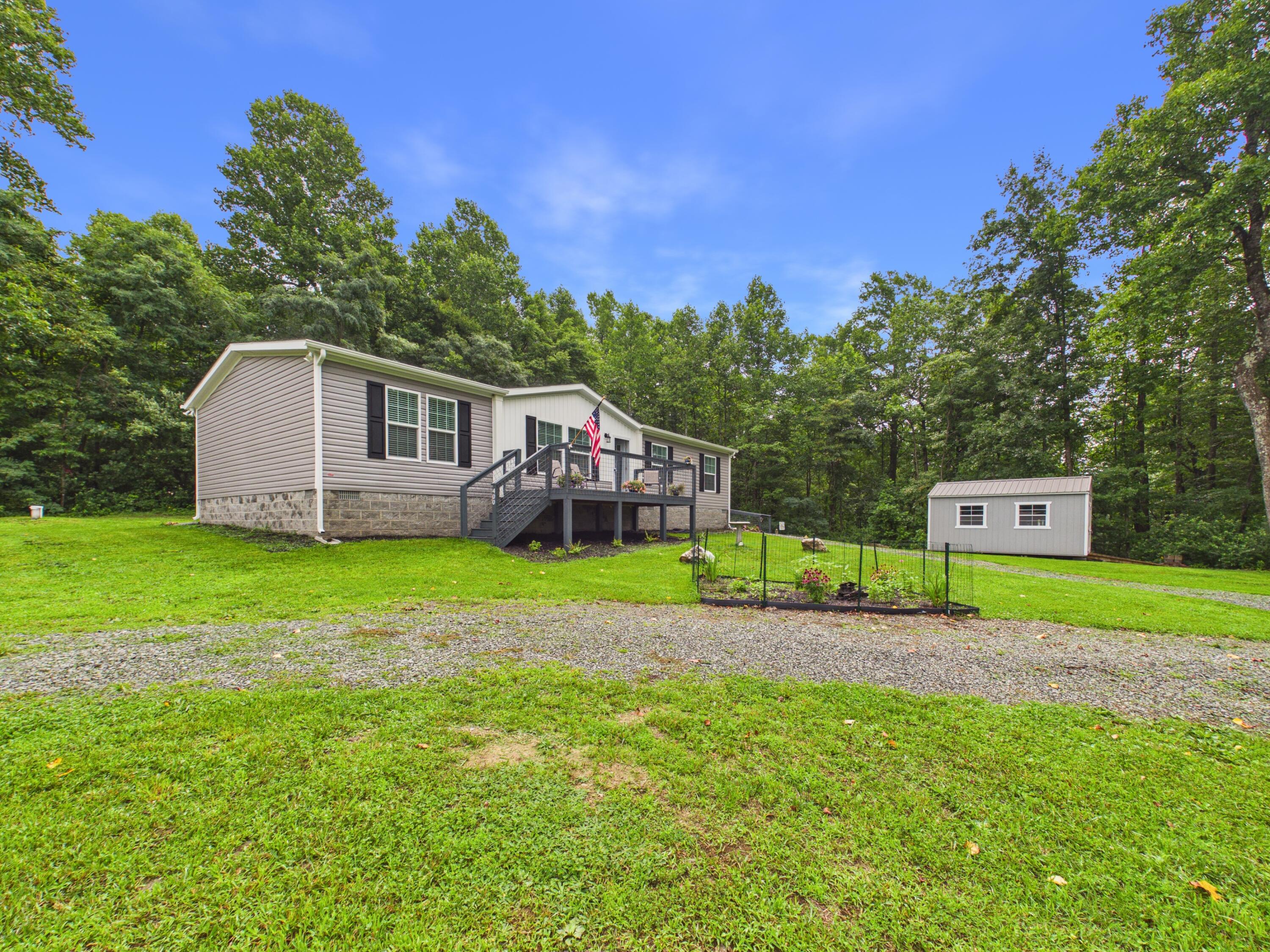 400 Ridge Oak Dr SE — photo