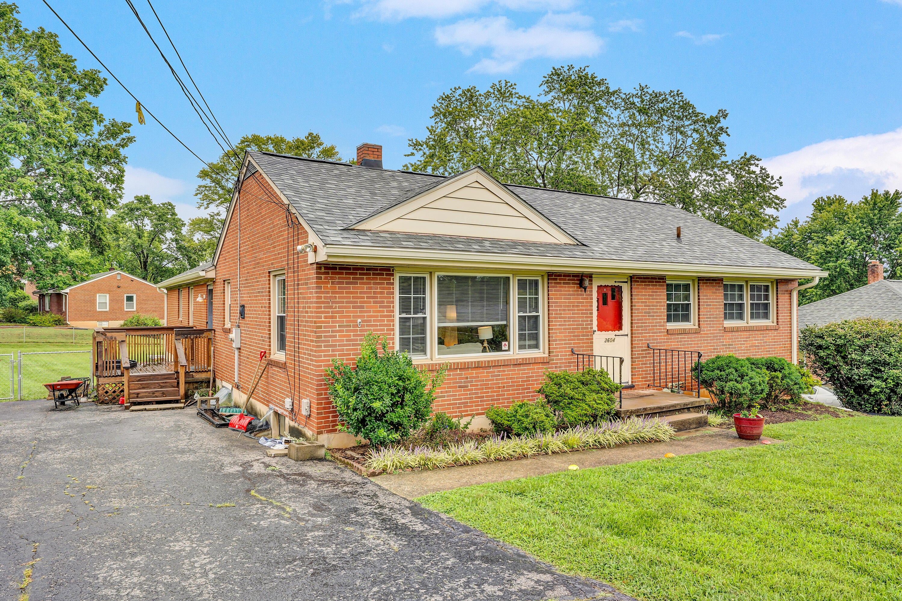 3604 Manassas Dr — photo