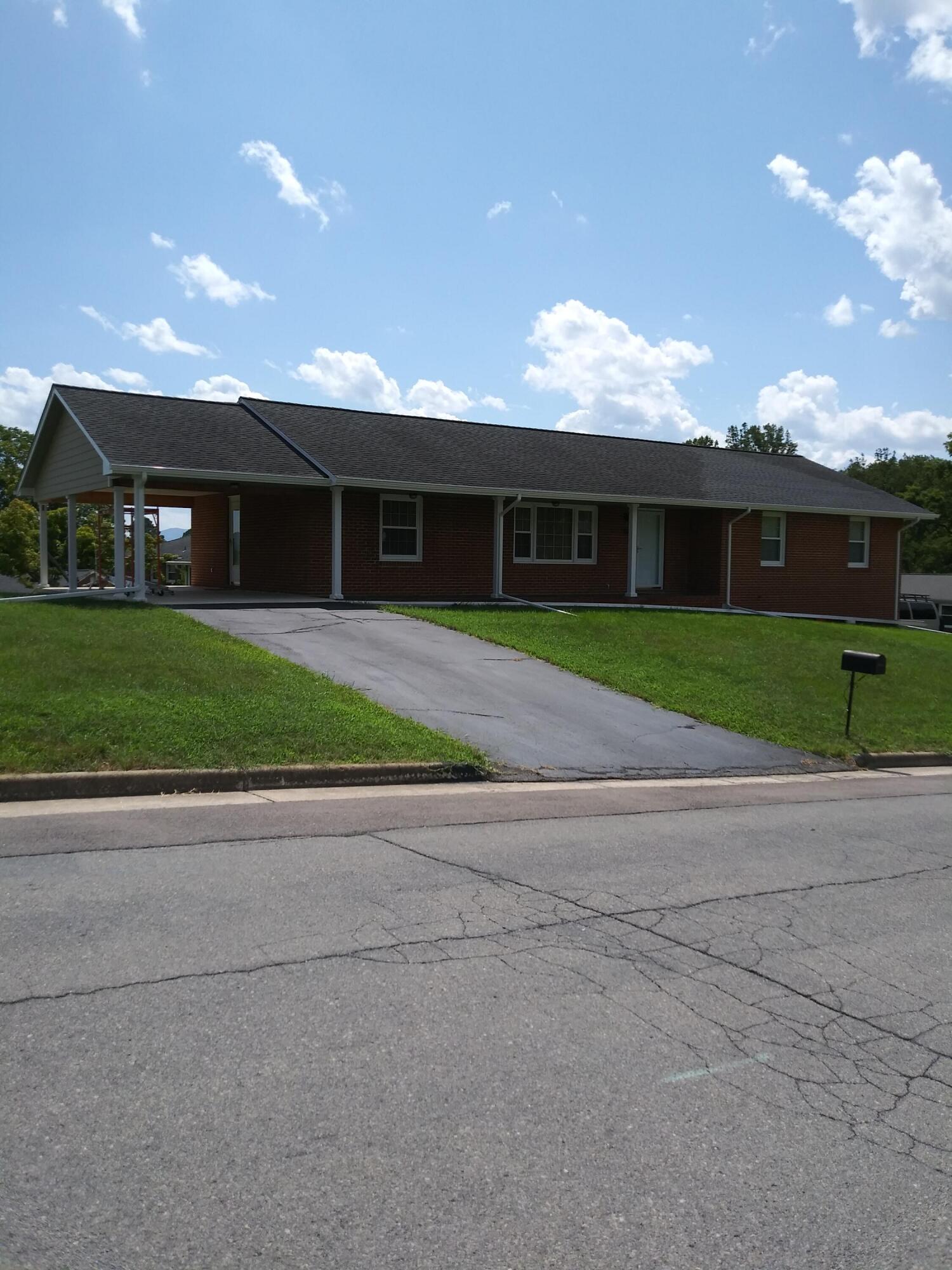 504 Bryan Dr — photo