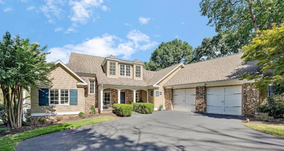 76 Lake Front Cir — photo