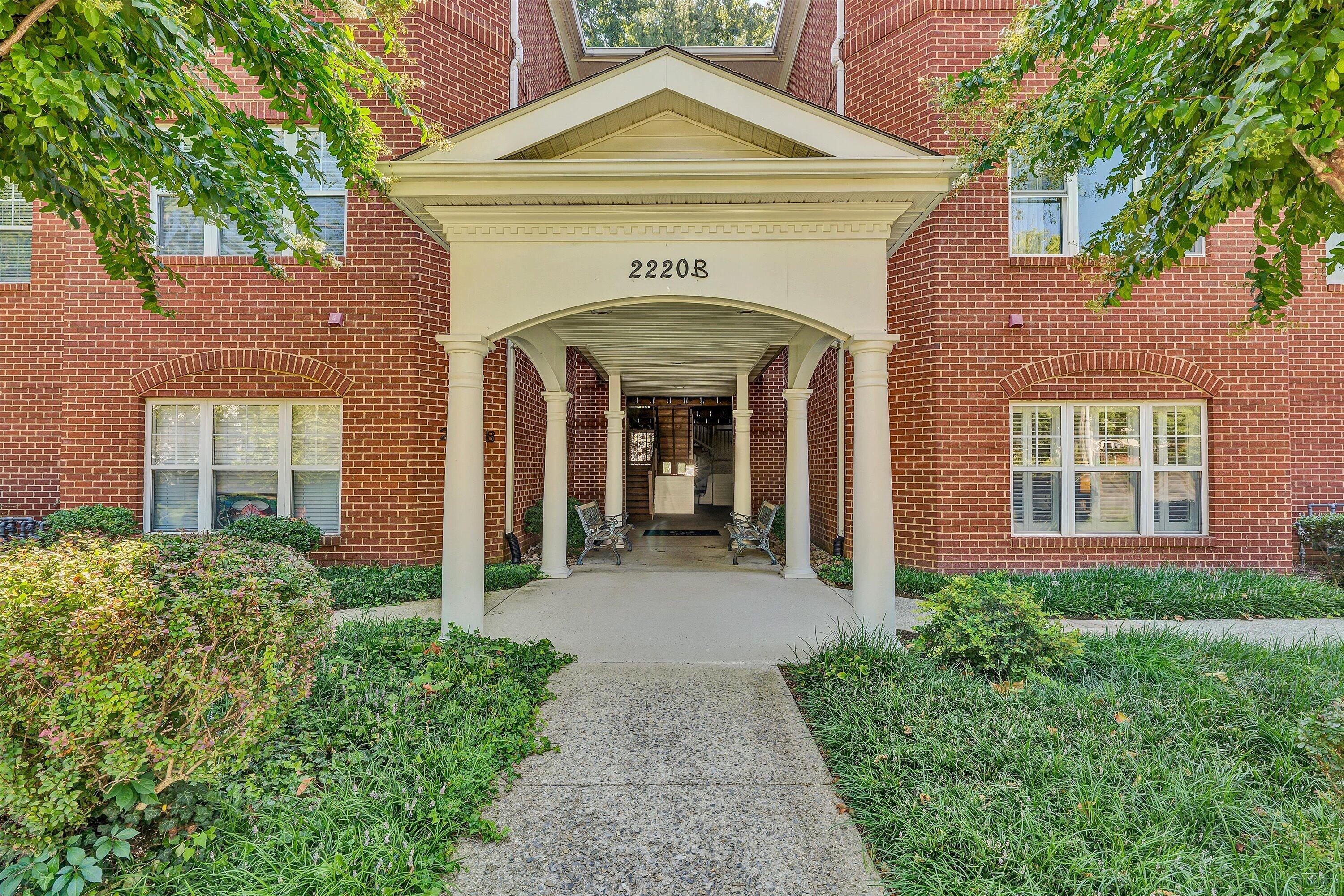 2220 Carolina Ave SW Apt 306 — photo