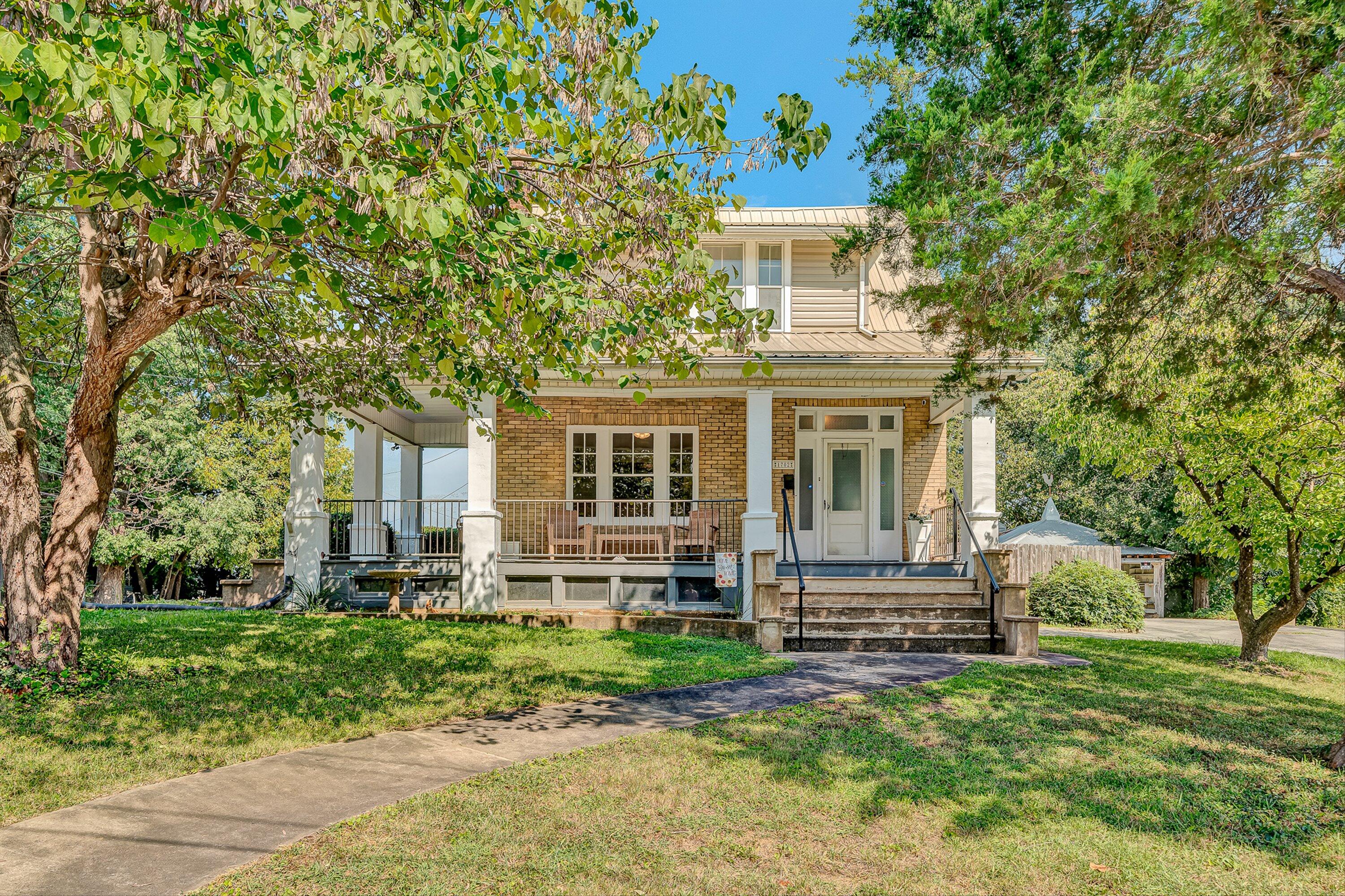 1702 Clinton Ave SE — photo