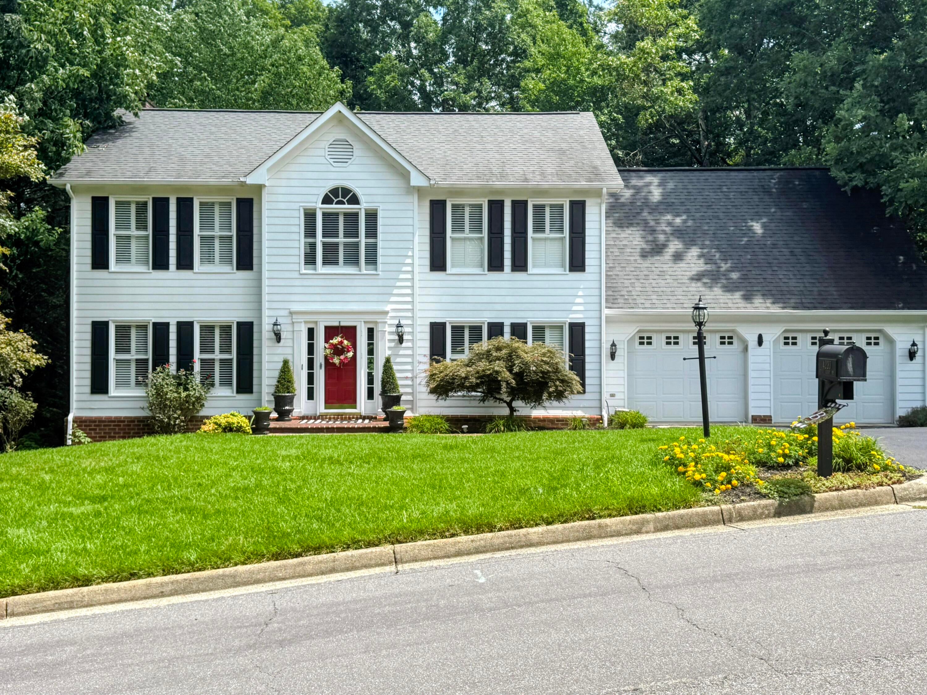 4220 Kings Court Dr — photo